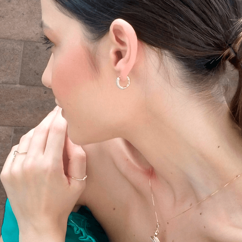 Brinco-Argola-De-Ouro-18K-10mm-E-Pedras-De-Zirconia