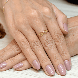 Anel Infinito De Ouro 18K Entrelaçado