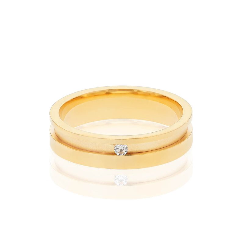alianca-com-diamante-e-em-ouro