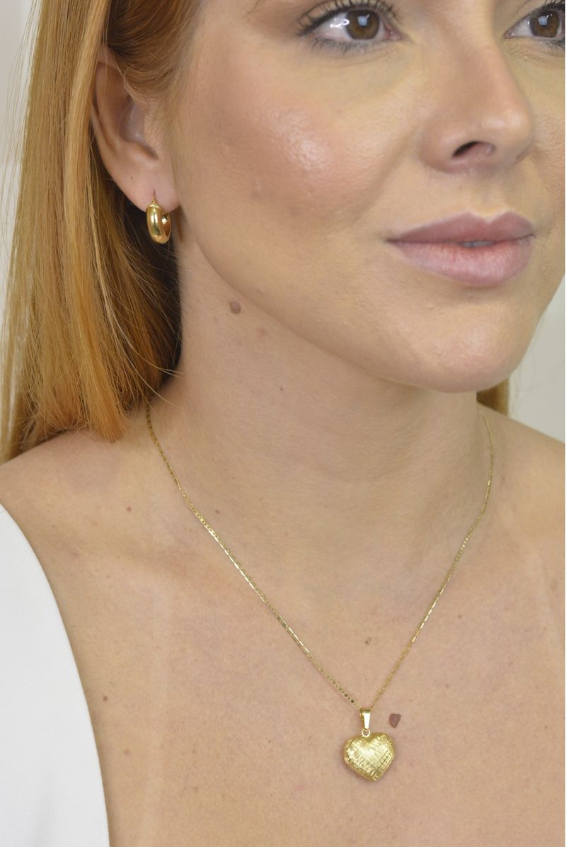Colar-em--ouro-