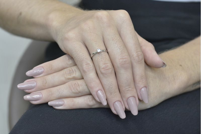 Anel-Solitario-em-ouro-branco