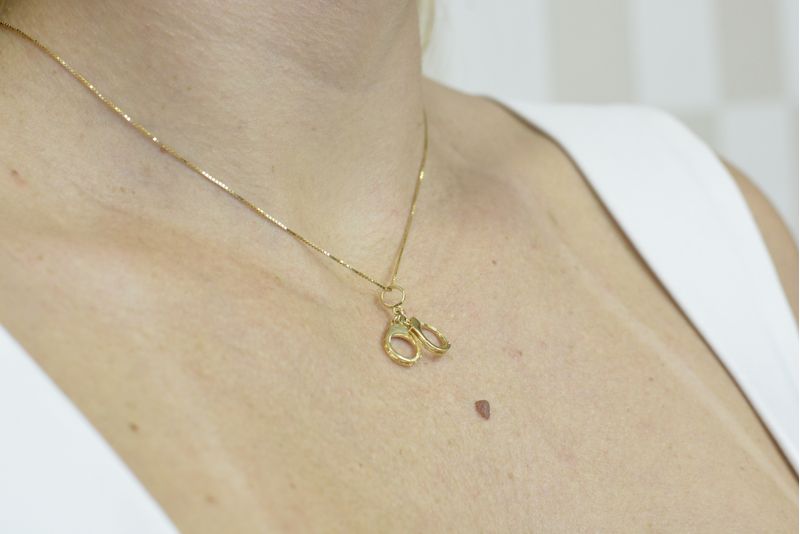 Pingente-policial-em-ouro-18k