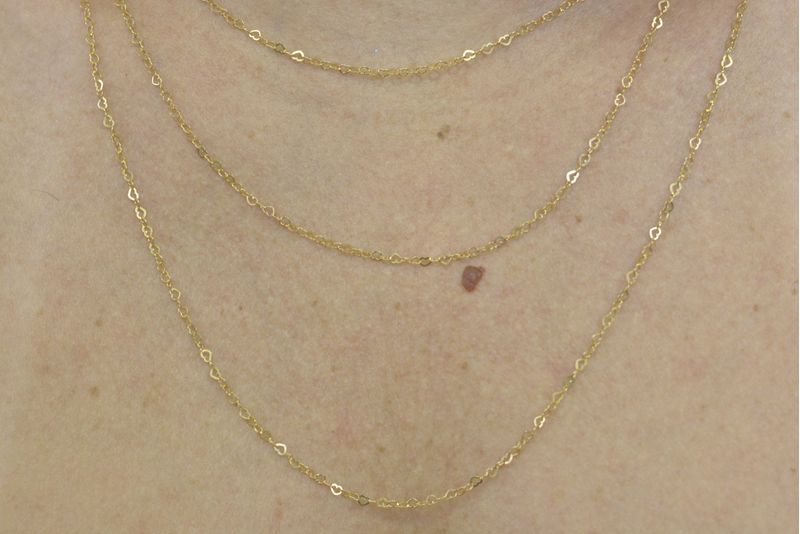 Colar-de-ouro-com-coracoes