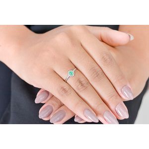 Anel de Ouro branco 18k Pedra Gota Esmeralda e Brilhantes
