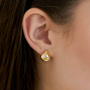 Brinco De Ouro 18K Gota Triangular Orgânico