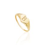 anel-em-ouro-amarelo-de-dedo-mindinho-em-formato-coracao-personalizado